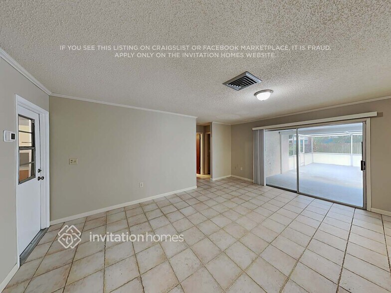 Building Photo - 6906 16th Ave Dr W