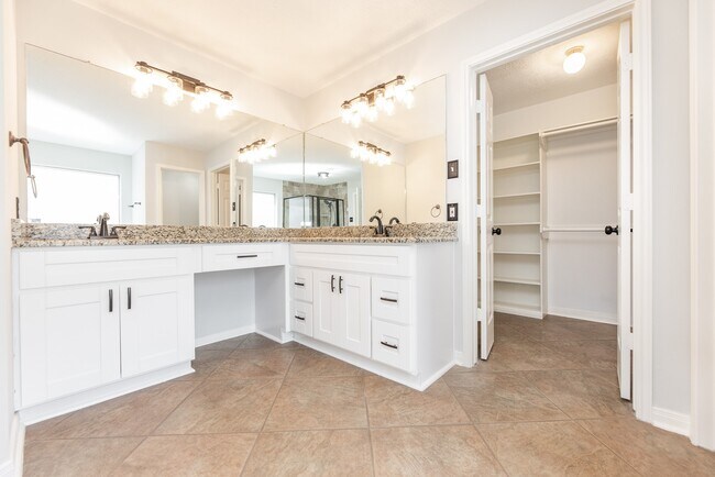 Building Photo - 23106 Beech Canyon Dr