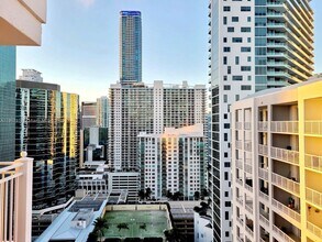 Building Photo - 185 SE 14th Terrace