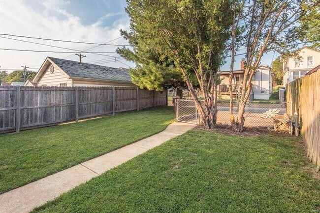 Building Photo - Fantastic 2bd/2ba home! Let yourself in!