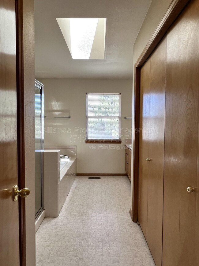 Building Photo - 6436 Peak Vista Cir