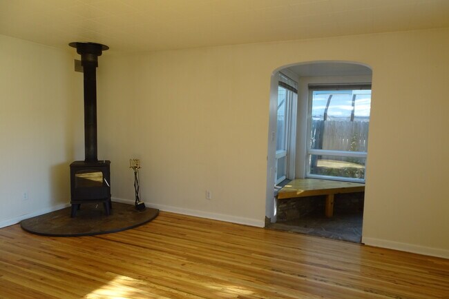 Building Photo - 2020 S Euclid Ave