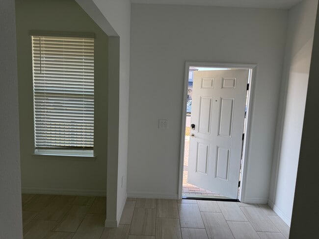 Building Photo - 10837 Littleton Isle Dr