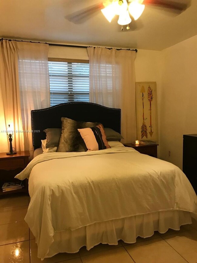 Building Photo - 1860 SW 17th Terrace