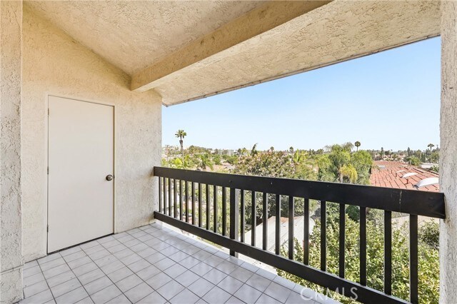 Building Photo - 4835 E Anaheim St
