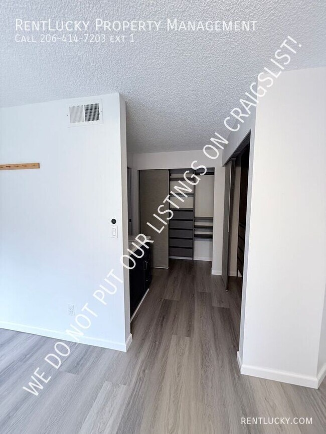 Building Photo - 3221 SW 319th Pl