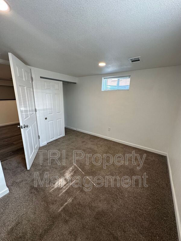 Building Photo - 2234 9th Ave