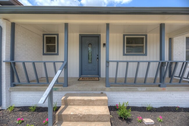 Building Photo - 2508 S Irvington Ave