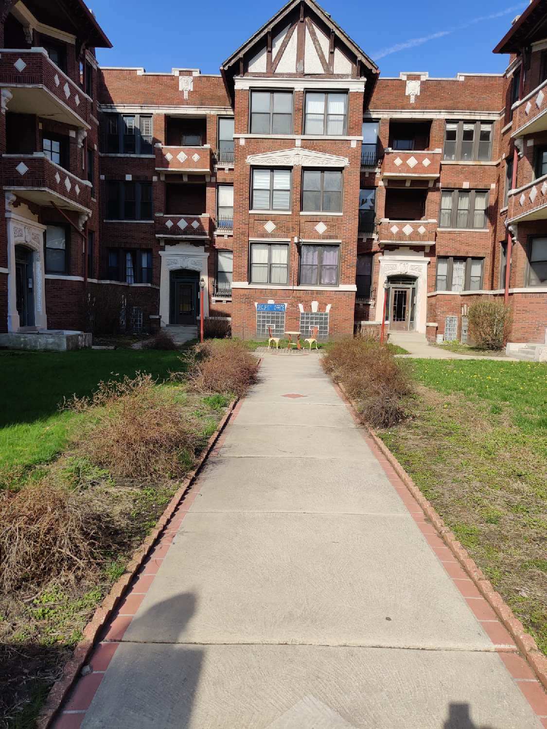 Building Photo - 5740 S King Dr