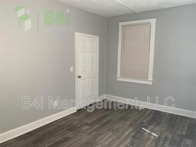 Building Photo - 4018 3rd Ave