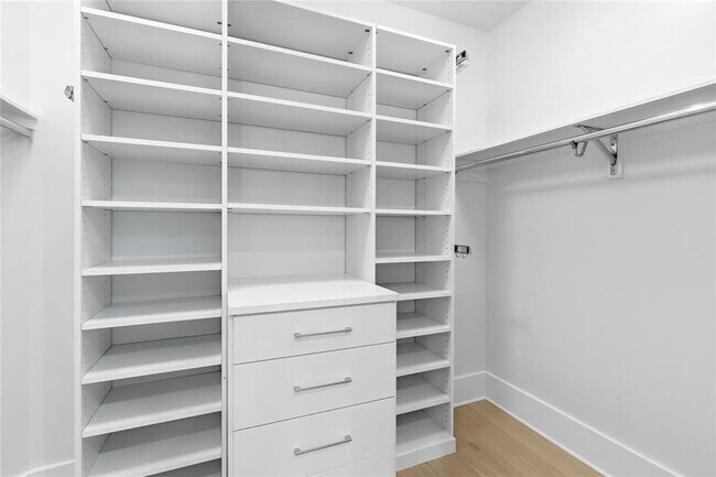 Building Photo - 501 West Ave