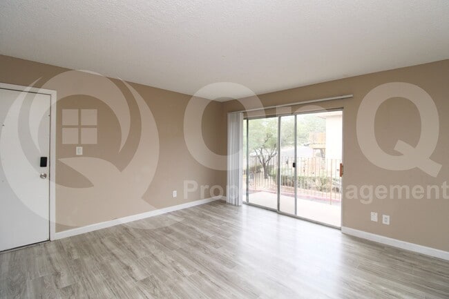 Building Photo - 1130 E Butler Dr