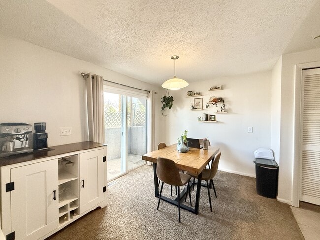 Building Photo - 1600 Banyan Dr