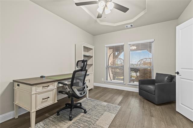 Building Photo - 14892 Hometown Dr