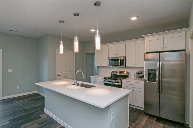Building Photo - 2170 Willenbrock Cir