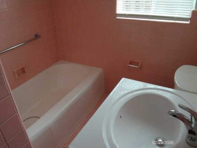 Building Photo - Duplex