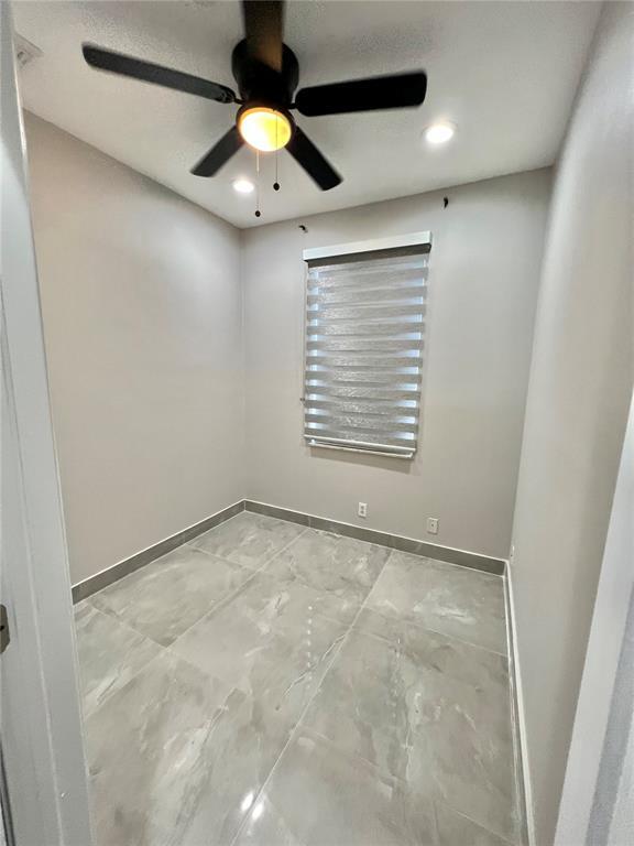 Building Photo - 3810 SW 51st St