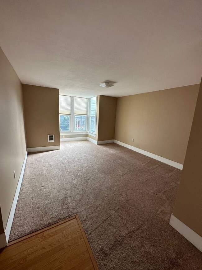 Building Photo - 4 Bedroom House Available in Hammond!