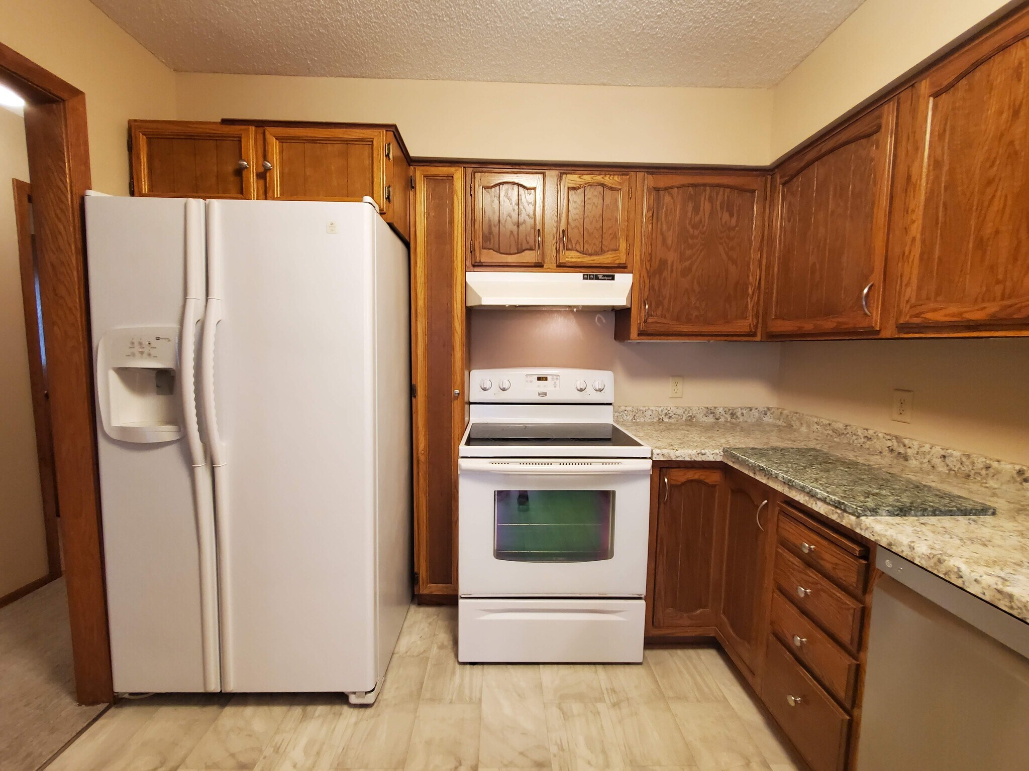 Building Photo - 2517 Cedar Hills Dr
