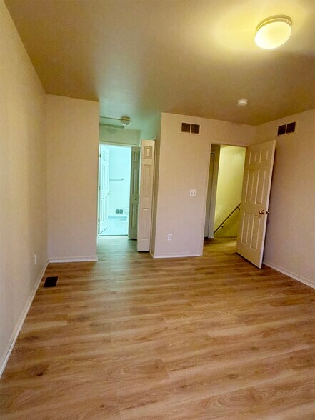 Building Photo - 2080 Cloverly Ln