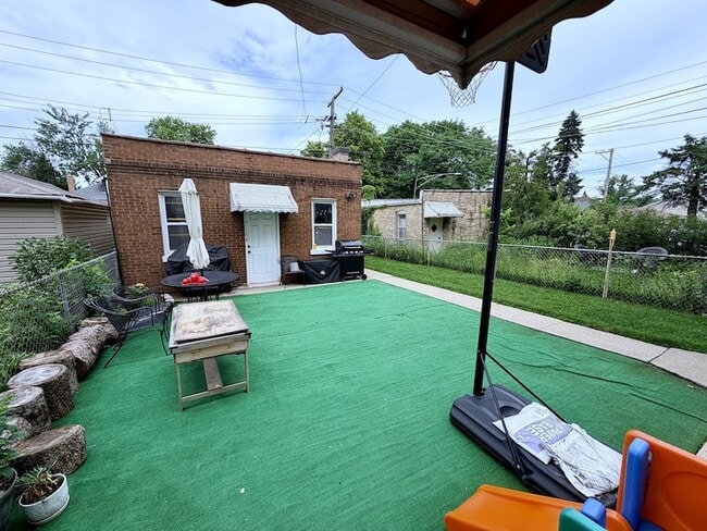 Building Photo - 6302 W Holbrook St