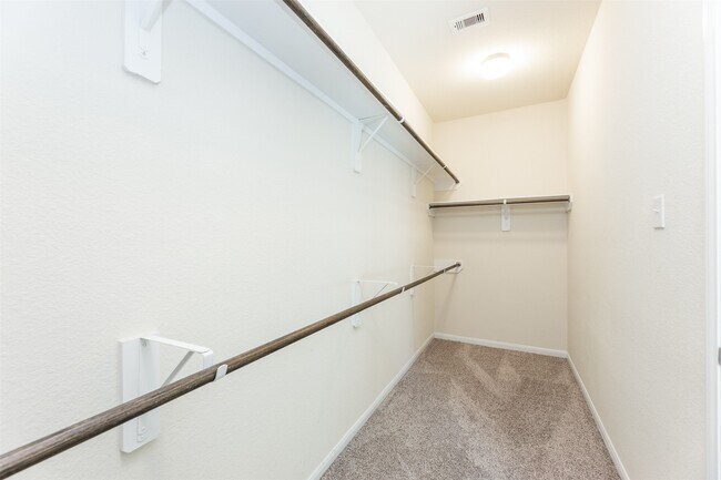 Building Photo - 2293 Garden Square Path