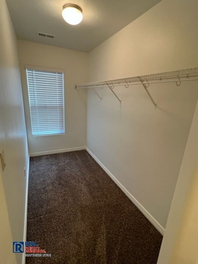 Building Photo - Cottages at Fossil Hills