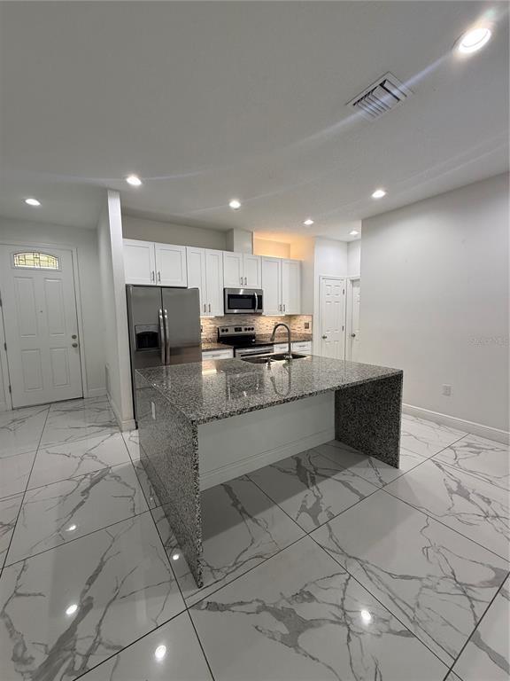 Building Photo - 310 Grape Ave