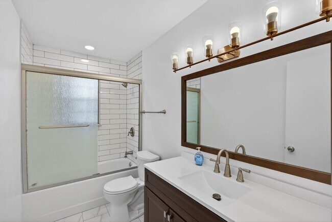 Building Photo - Home For Rent In Orange Park