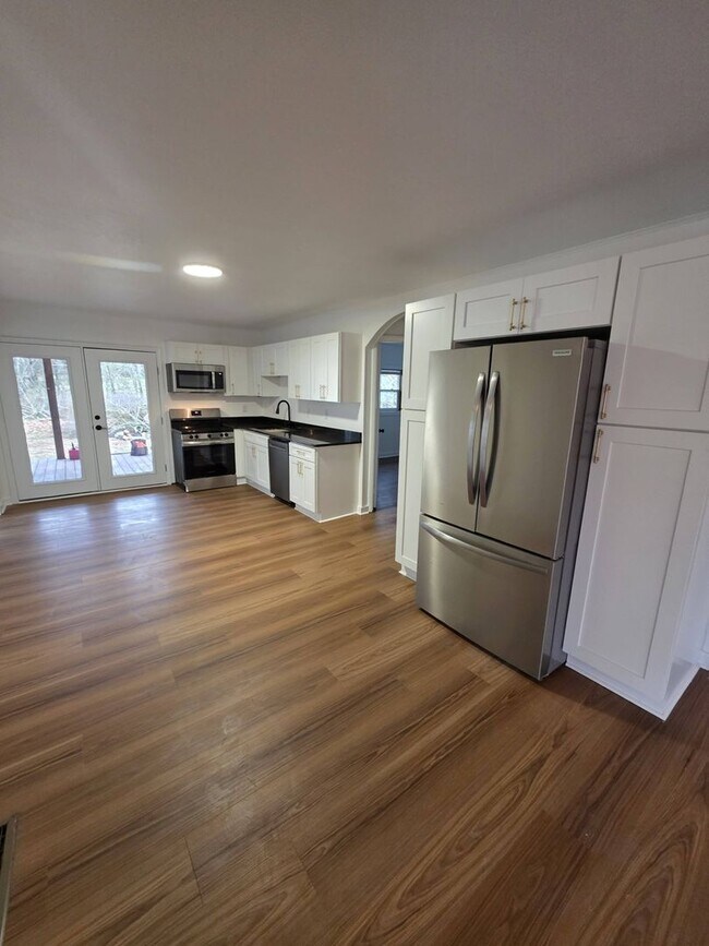 Building Photo - 986 Old Mail Rd