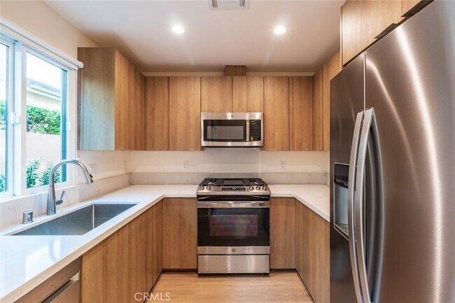 Building Photo - 1212 Viola Ave