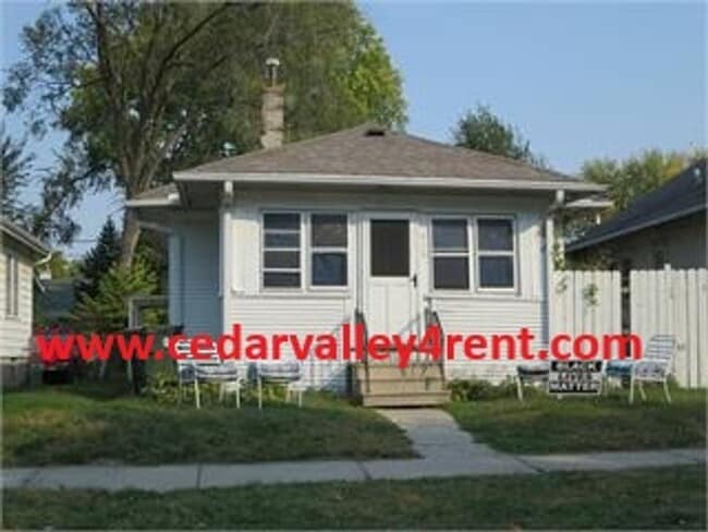 Primary Photo - 2 Bedroom, 1 Bath Home Single Stall Attach...