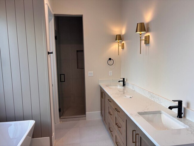Building Photo - Brand New 4 bed 3 bath home in Desert Canyons