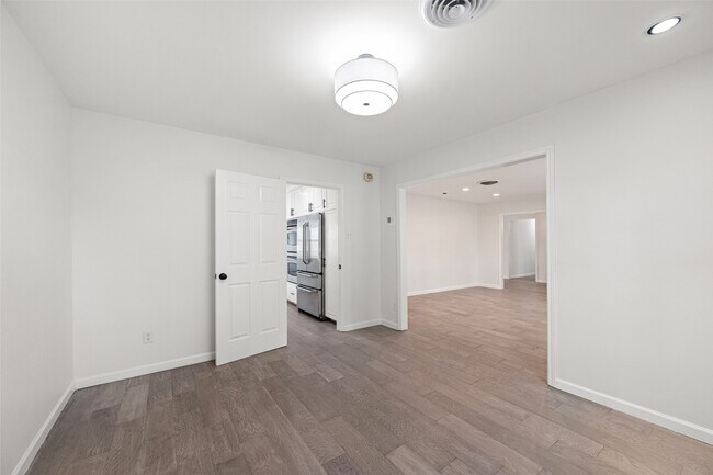 Building Photo - 5315 Rutherglenn Dr