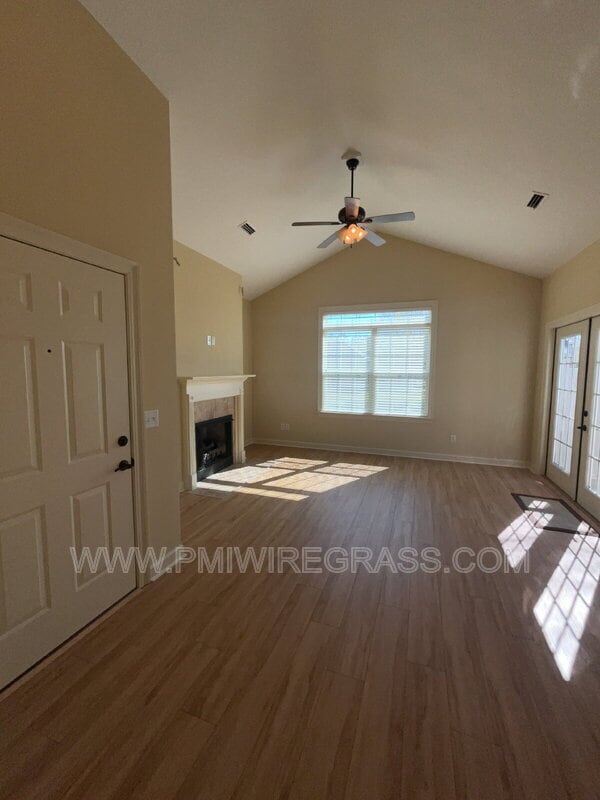 Building Photo - 306 Hidden Creek Cir