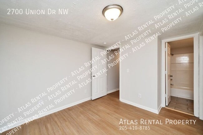 Building Photo - 2700 Union Dr NW