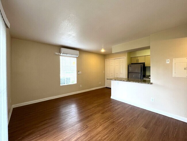 Building Photo - 2160 Highpointe Dr