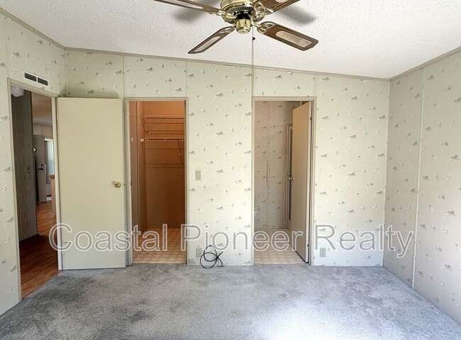 Building Photo - 4550 Charter St