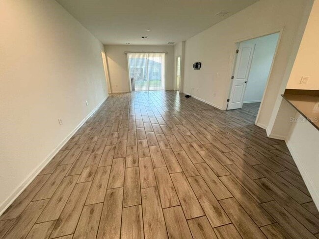 Building Photo - 1180 Saguaro St