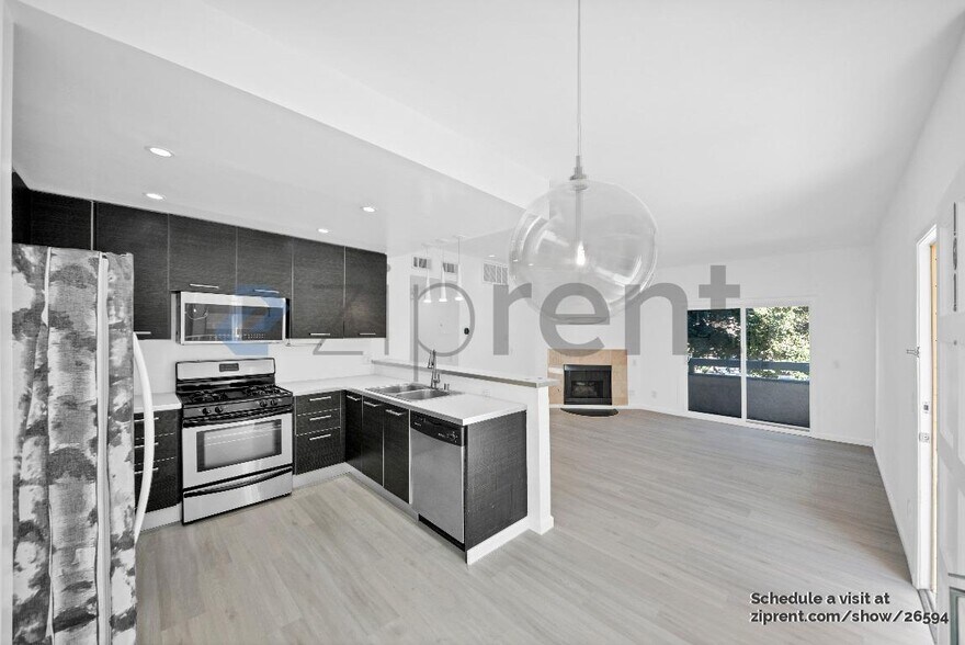 Building Photo - 11733 Avon Way