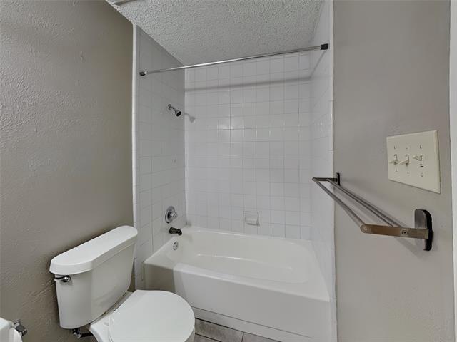 Building Photo - 701 Admiralty Way