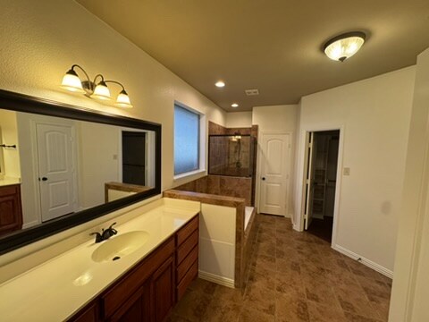 Building Photo - 569 Griffith Dr