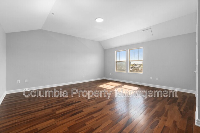 Building Photo - 1829 Providence St NE