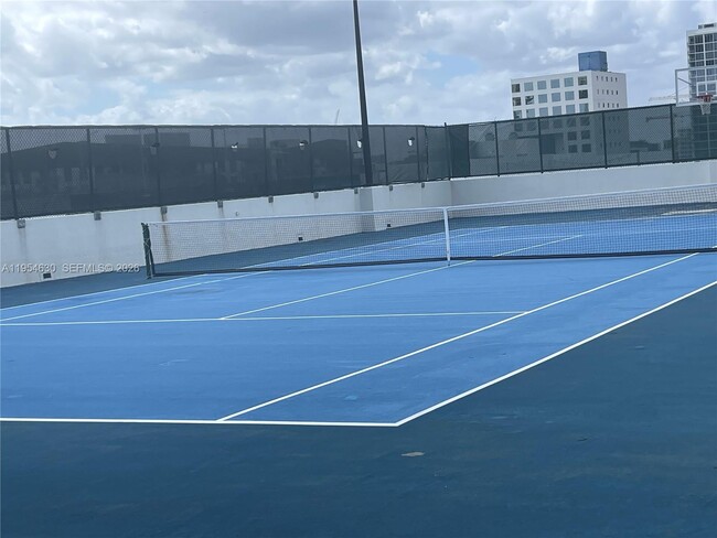 Building Photo - 2900 NE 7th Ave