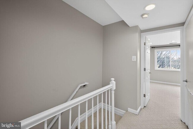 Building Photo - 1455A N Van Dorn St