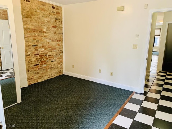 Building Photo - 1532 Light St