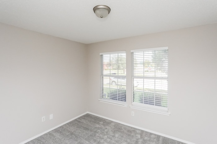 Building Photo - 2430 Manchester Ln