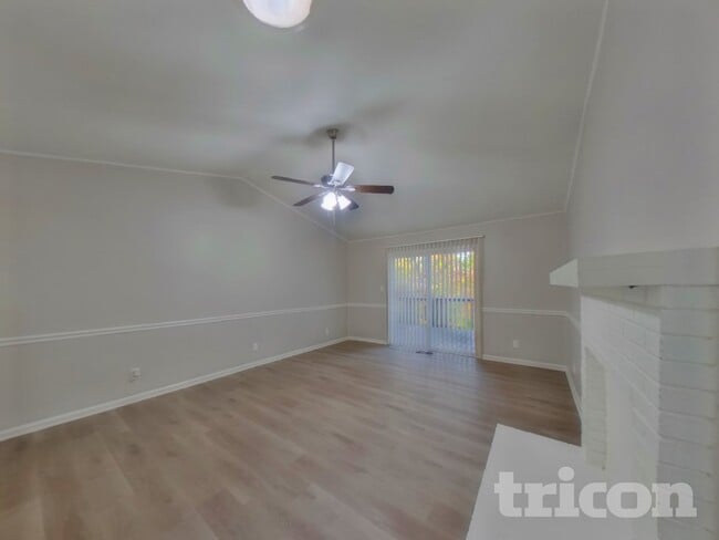 Building Photo - 6273 Branch Hill Cir