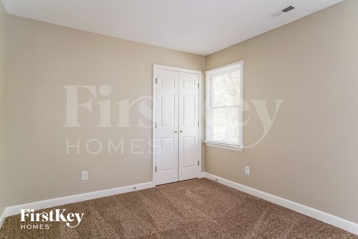 Building Photo - 202 Dalmeny Dr