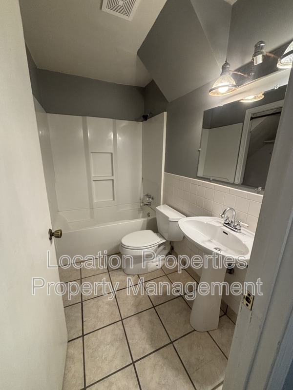 Building Photo - 331 Clayton Ct